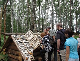 Смоленская региональная организация ВОС провела для своих членов экскурсионную поездку в историко-археологический комплекс «Гнёздово»