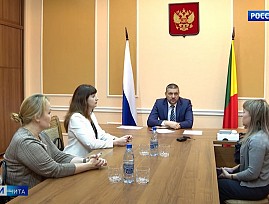 Председатель Забайкальской региональной организации ВОС провела рабочую встречу с губернатором Забайкальского края по вопросам тифлокомментирования