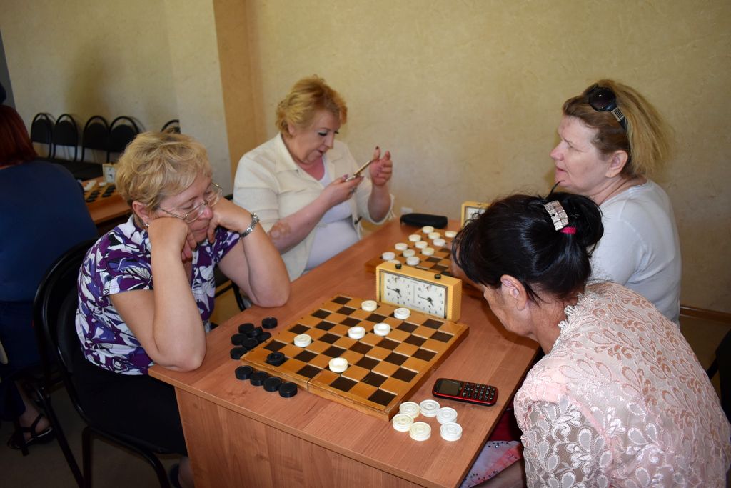 Соревнования по шашкам среди женщин