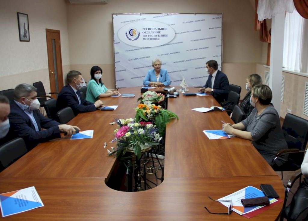 Представители Мордовской РО ВОС принимают участие в работе круглого стола в ФСС