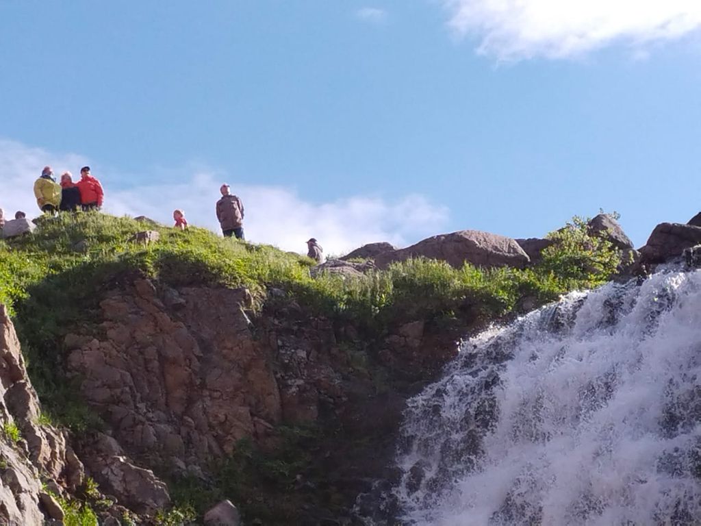 Осмотр водопада Териберка