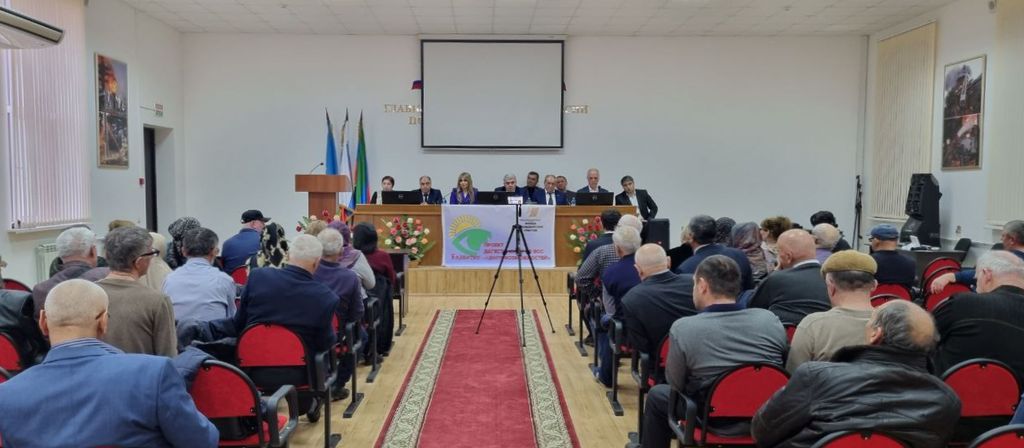 Заместитель председателя Дагестанской РО ВОС Х. Магомедов открывает работу семинара