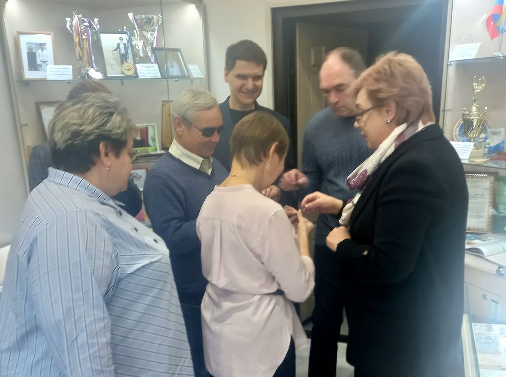 Представители Волгоградской РО ВОС знакомят гостей из Нижнего Новгорода с музеем ВОС