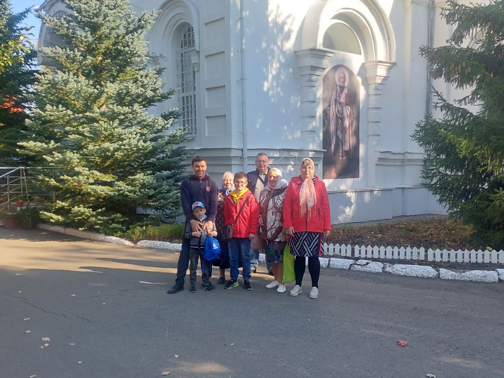 Члены Мордовской РО ВОС на экскурсии по монастырю