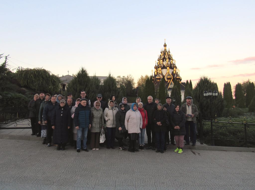Члены Астраханской РО ВОС в ходе экскурсионной поездки