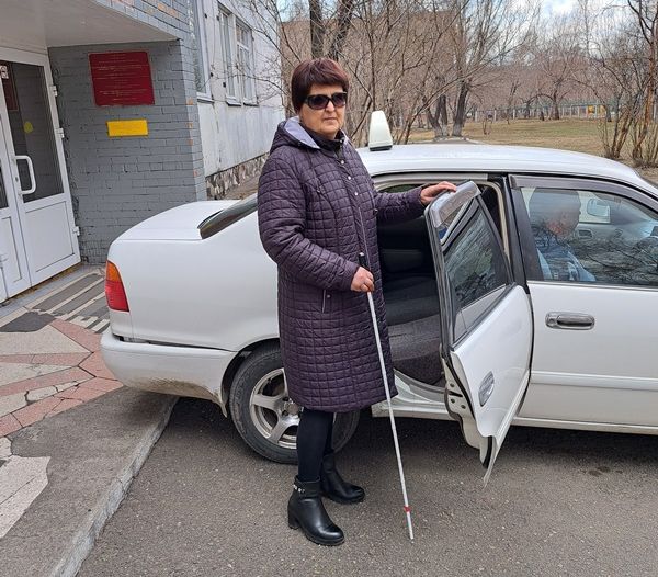 Инвалиды по зрению Хакасской РО ВОС пользуется услугами социального такси