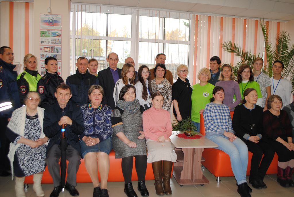 Общее фото участников викторины и приглашённых гостей из ГИБДД