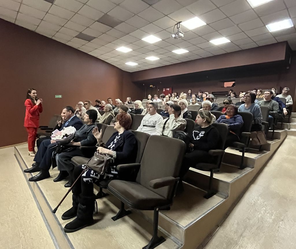 Просмотр фильма в Хакасии