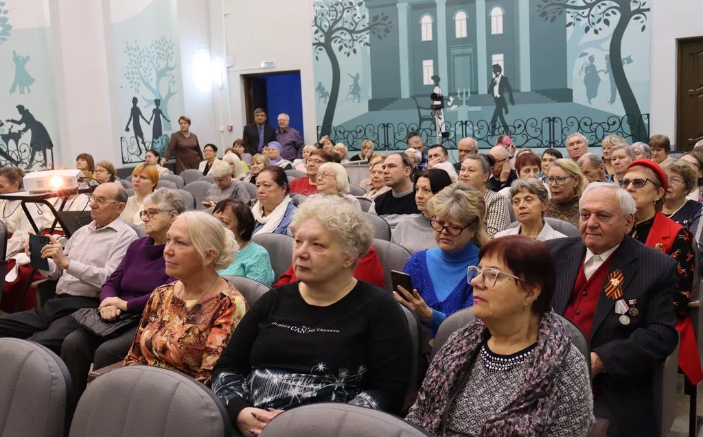 Зрители в зале