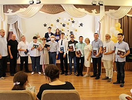 Первая группа выпускников Нижнекамского медицинского колледжа – членов Татарской региональной организации ВОС получила дипломы об окончании обучения по специальности «Медицинский массаж»
