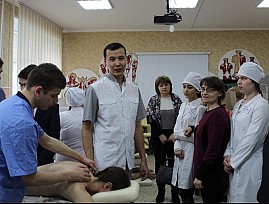 Инвалиды по зрению Татарской региональной организации ВОС посетили день открытых дверей «Зову свою профессию!» в Нижнекамском медицинском колледже