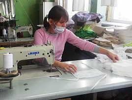 На предприятиях ВОС Алтайского края начат пошив медицинских масок