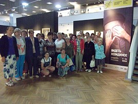 Активисты Липецкой региональной организации ВОС совершили экскурсионную поездку на выставку тактильных картин «Видеть невидимое»