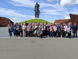 Инвалиды по зрению Тверской региональной организации ВОС совершили экскурсионную поездку в Ржев и к мемориалу Советскому солдату