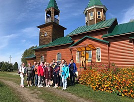 Экскурсионная группа инвалидов по зрению Алтайской региональной организации ВОС совершила поездку в село Сорочий Лог
