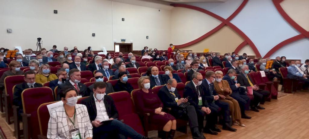 Делегаты, участники и гости съезда в актовом зале санатория ВОС "Машук"