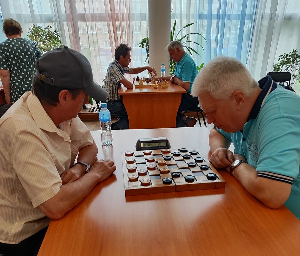 турнир по шашкам среди мужчин