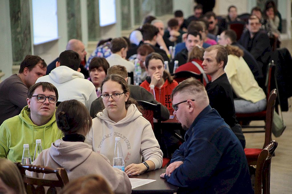 одна из команд