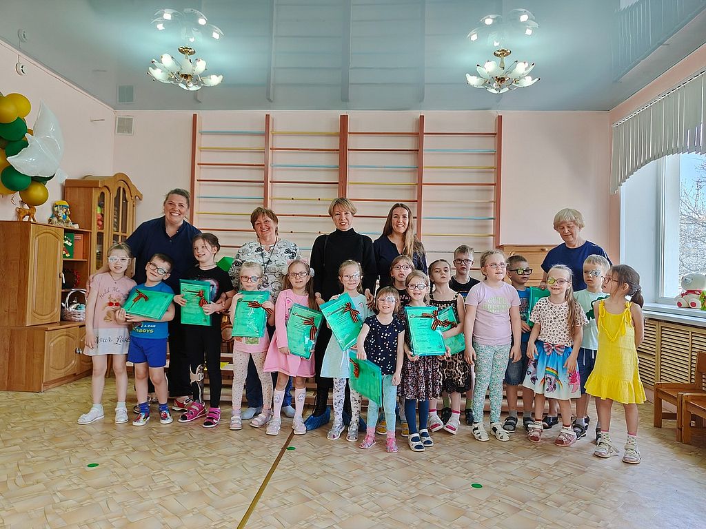 участники конкурса с дипломами