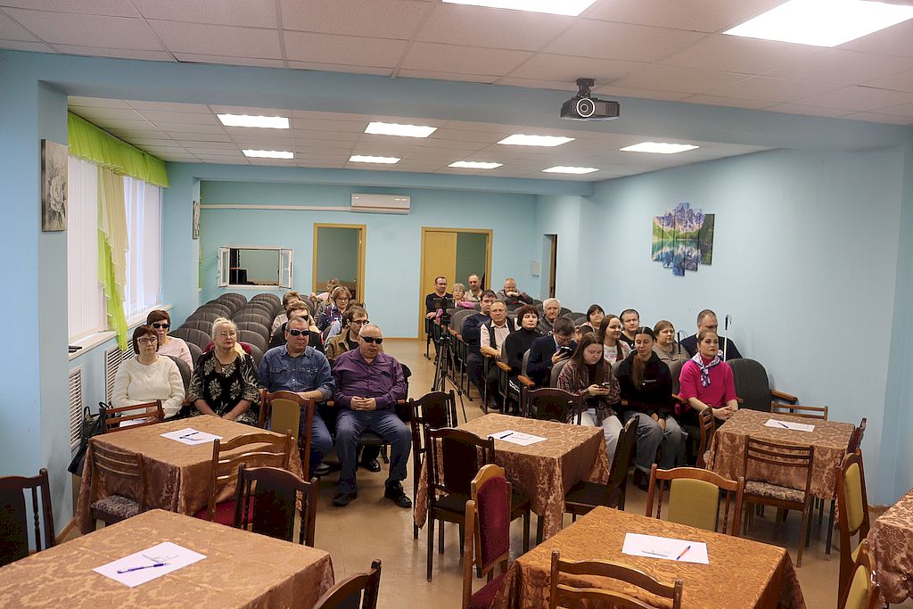 игроки в зале