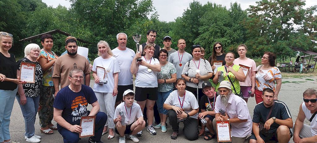 Общая фотография участников с кубками, медалями и дипломами