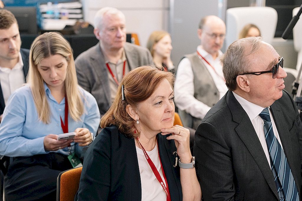 Владимир Сипкин и Мария Вострикова на дискуссии «Приоритетные задачи правового регулирования в интересах инвалидов»