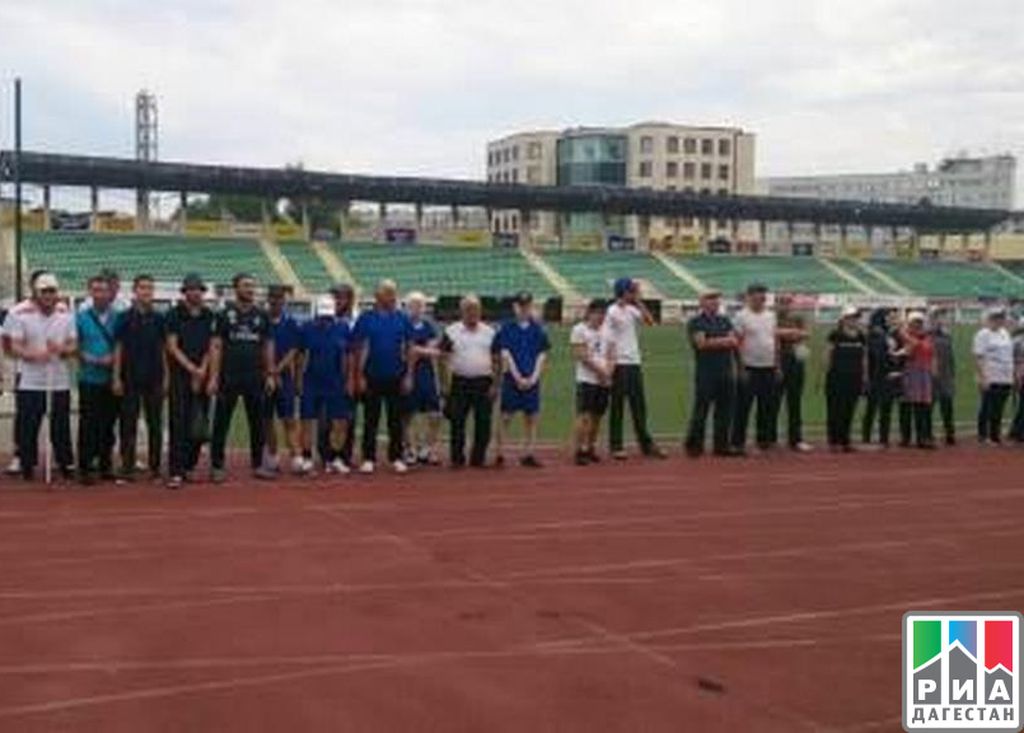 Спортсмены Дагестанской РО ВОС на построении перед соревнованиями