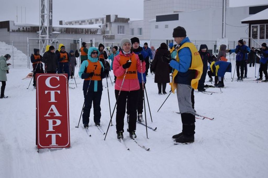 Спортсмены-лыжники Татарской РО ВОС на старте