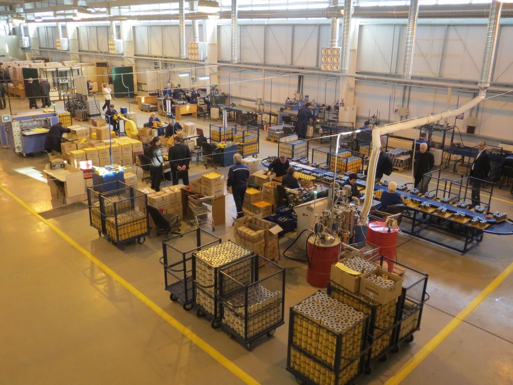 упаковщик на склад. требуются пекари в пекарню. предприятия вос. работа вахтой. работа в москве для женщин.