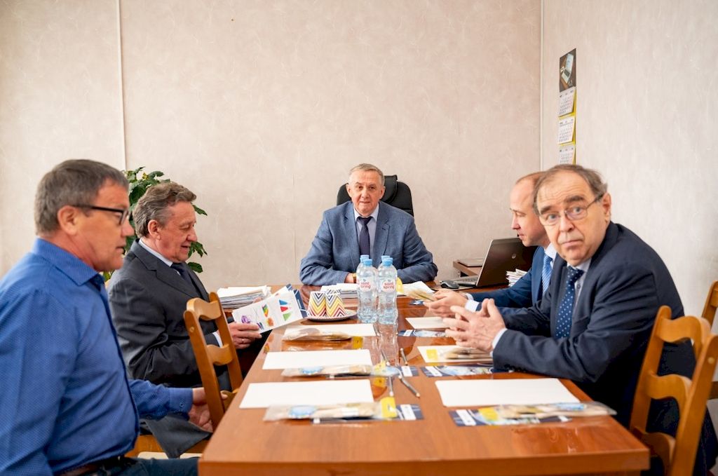 Обсуждение перспектив предприятия и мер поддержки, которые окажет правительство региона