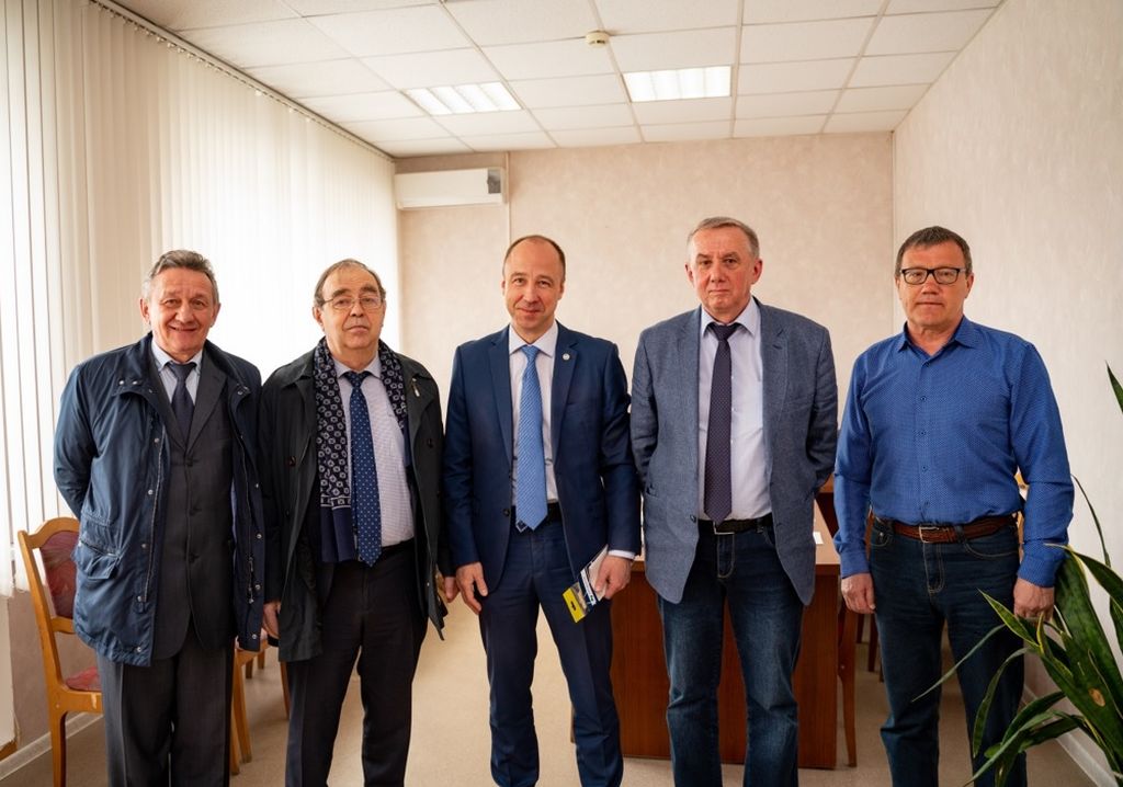 Итоговое фото делегации министерства после успешного окончания переговоров