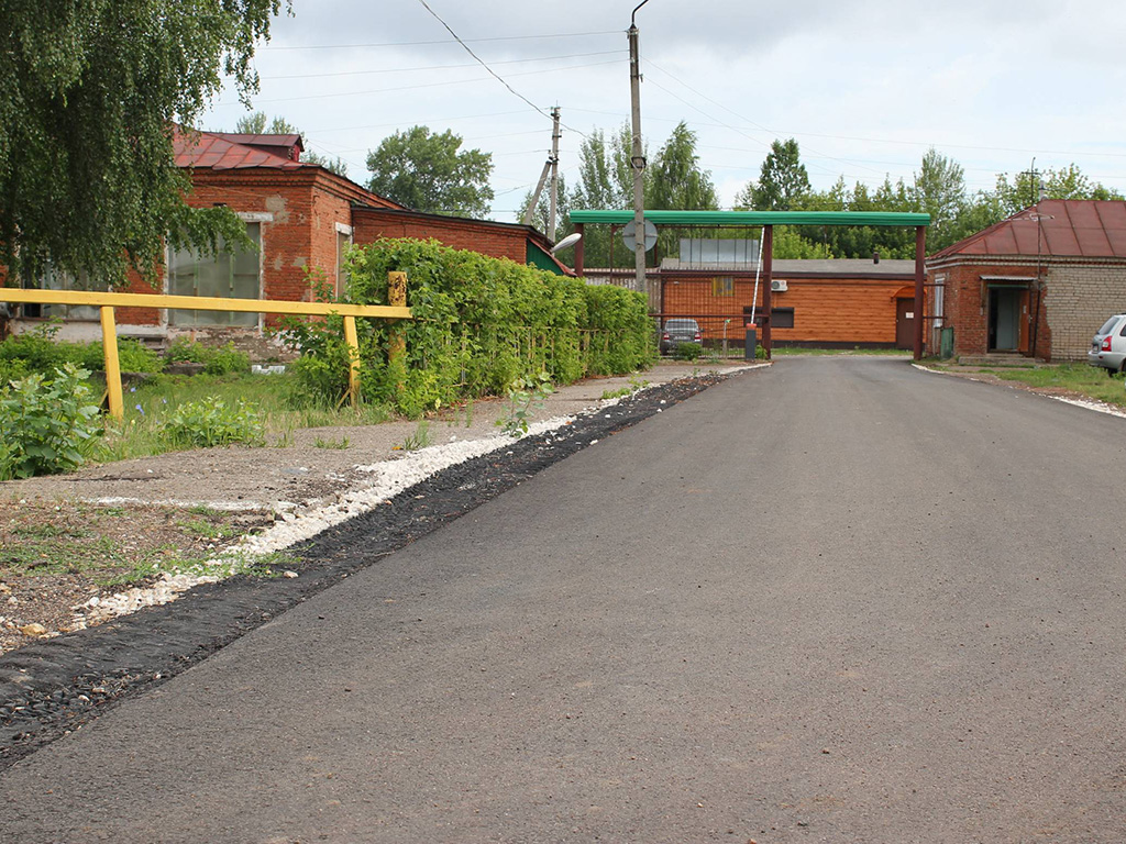 Обновлённая дорога на территории предприятия ВОС