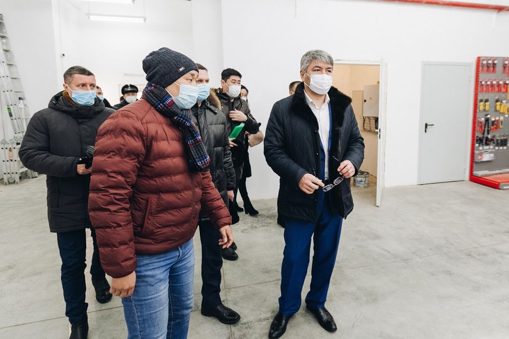 Глава Бурятии Алексей Цыденов на предприятии ВОС ООО "Пересвет"