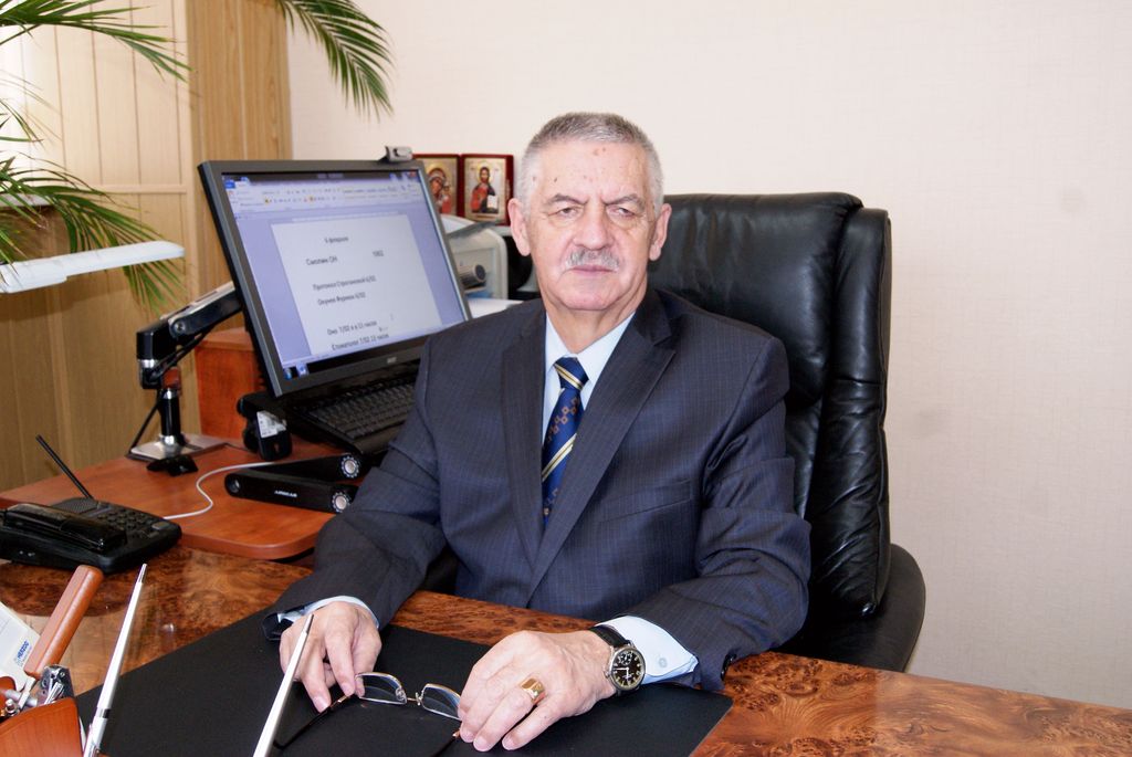 Член Центрального правления ВОС, председатель Самарской региональной организации ВОС, генеральный директор предприятия ВОС ООО «Самараавтожгут» А. К. Дорофеев