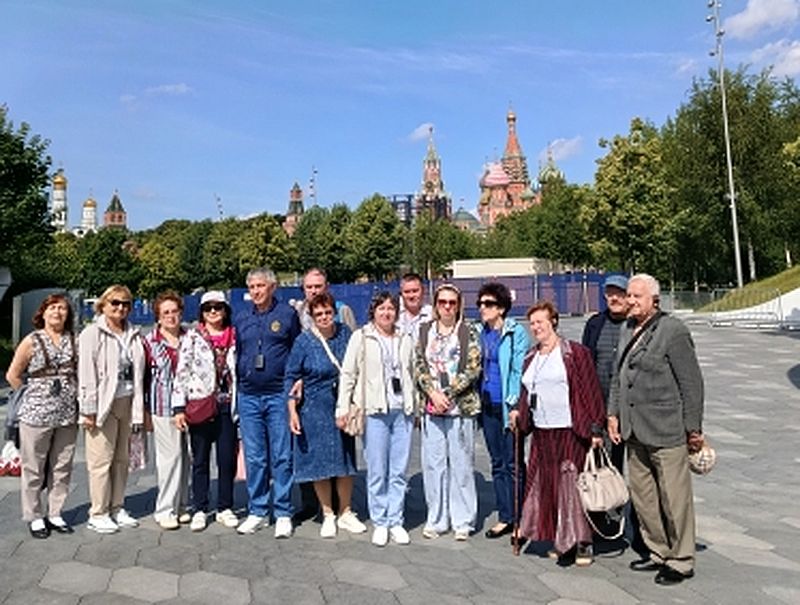 участники экскурсии