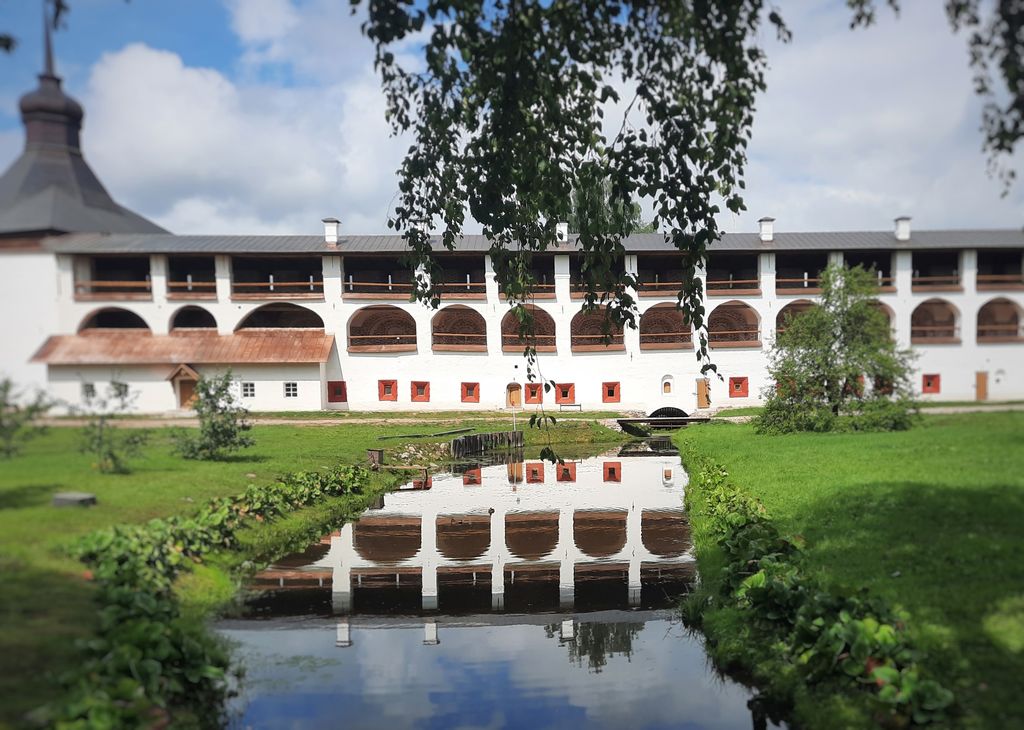 Вид Ферапонтово-Белозерского монастыря