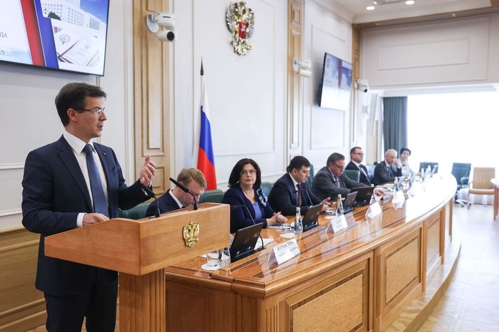 Выступление руководителя Роскачества М. А. Протасова перед участниками мероприятия