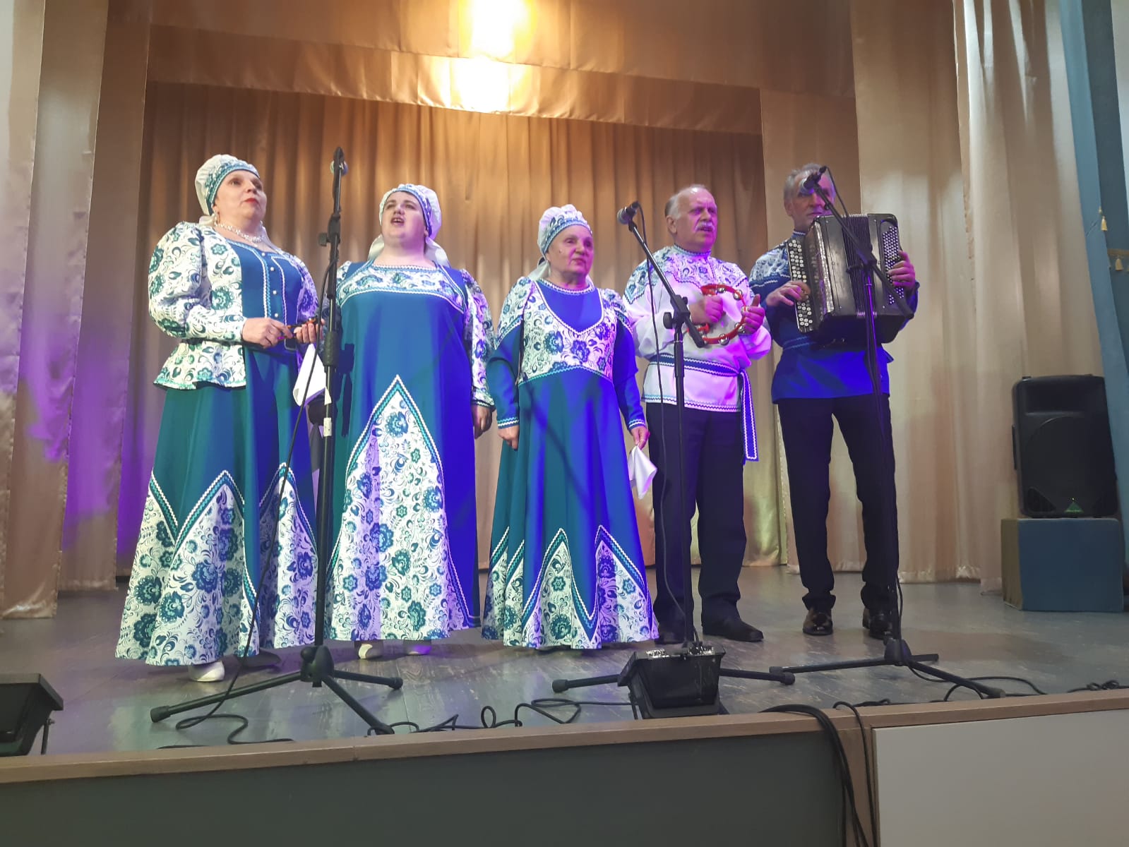 НОРОДНЫЙ ВОКАЛЬНЫЙ АНСАМБЛЬ СИМБИРЦИТ